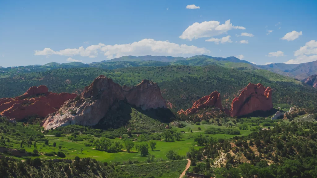 summer day in garden of the gods park